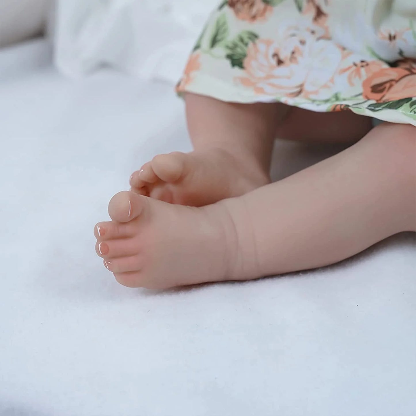 Lifelike Reborn Baby Dolls - 18'' Realistic Baby Dolls Soft Body Real Life Baby Dolls Girl with Gift Box for Kids Age
