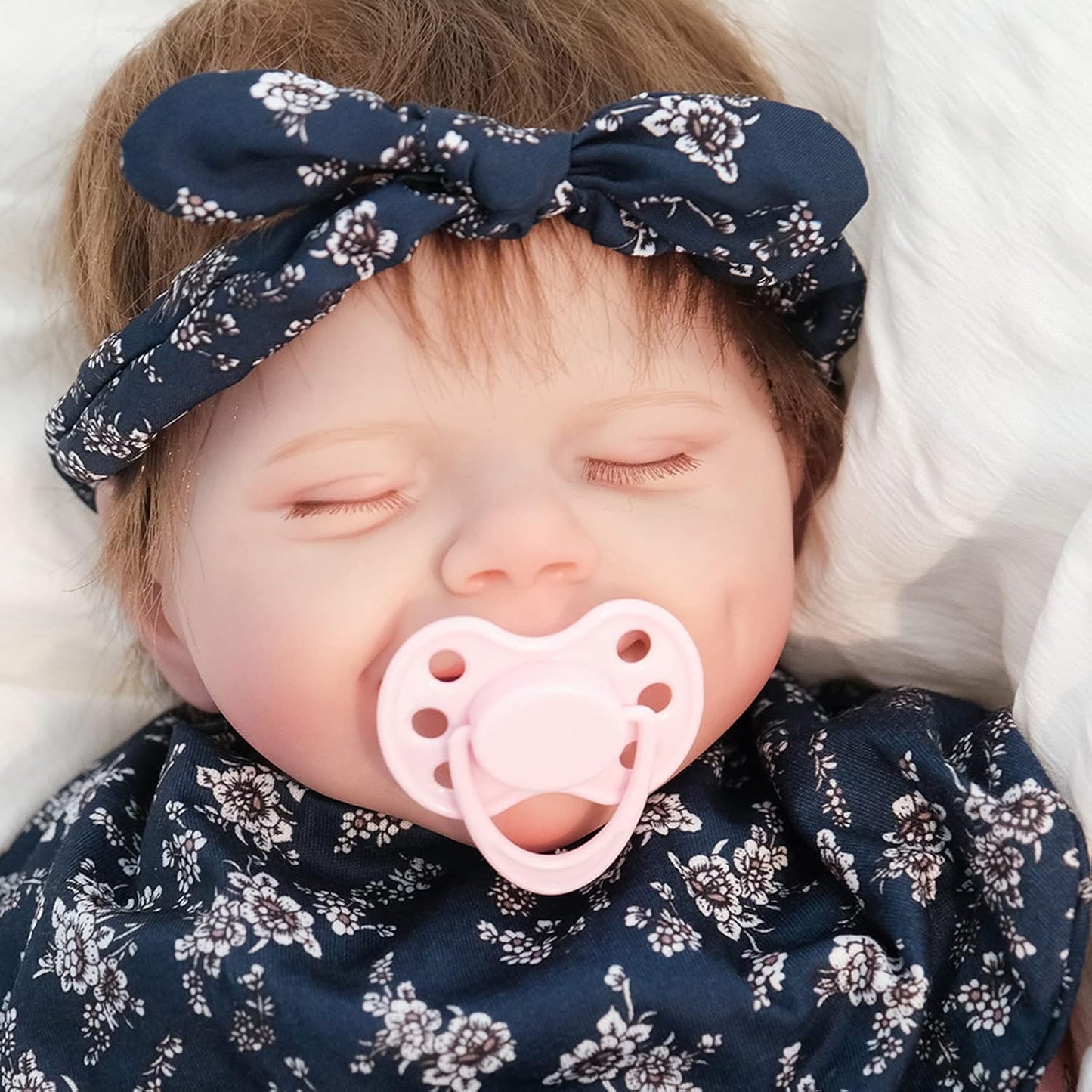 Reborn Baby Dolls Girl, 18 Inches Realistic Newborn Baby Sleeping Dolls with Soft Silicone Vinyl Full Body, Lifelike Cute Baby Dolls for 3+ Year Old Girls, Reborn Doll Gift Set