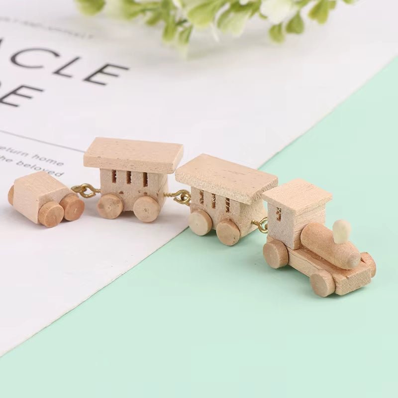 1Pc Mini Wooden Train Simulation Model Toys 1/12 Dollhouse Miniature Accessories for Doll House Decoration Educational Toys