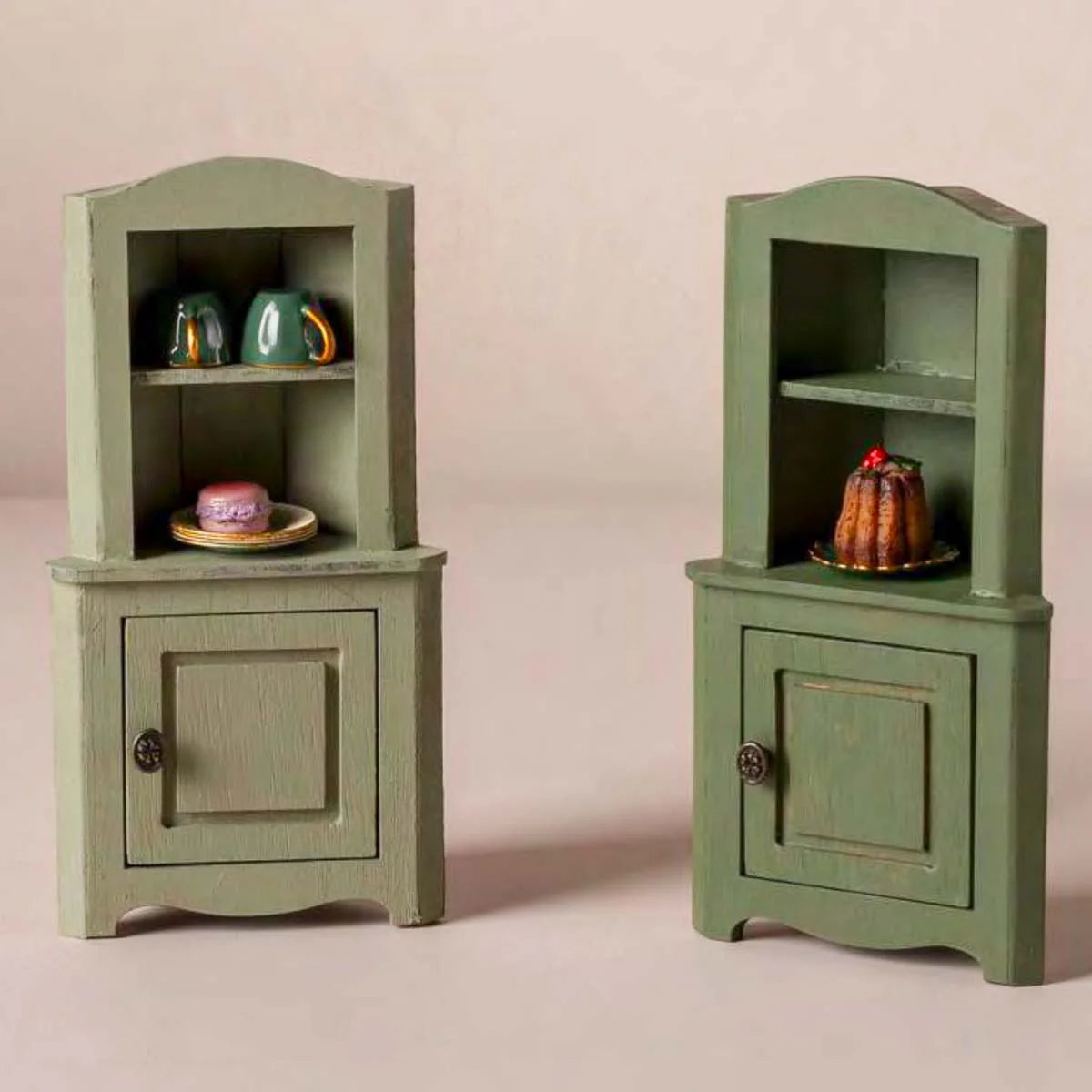 Dollhouse Corner Cabinet, Mouse Size