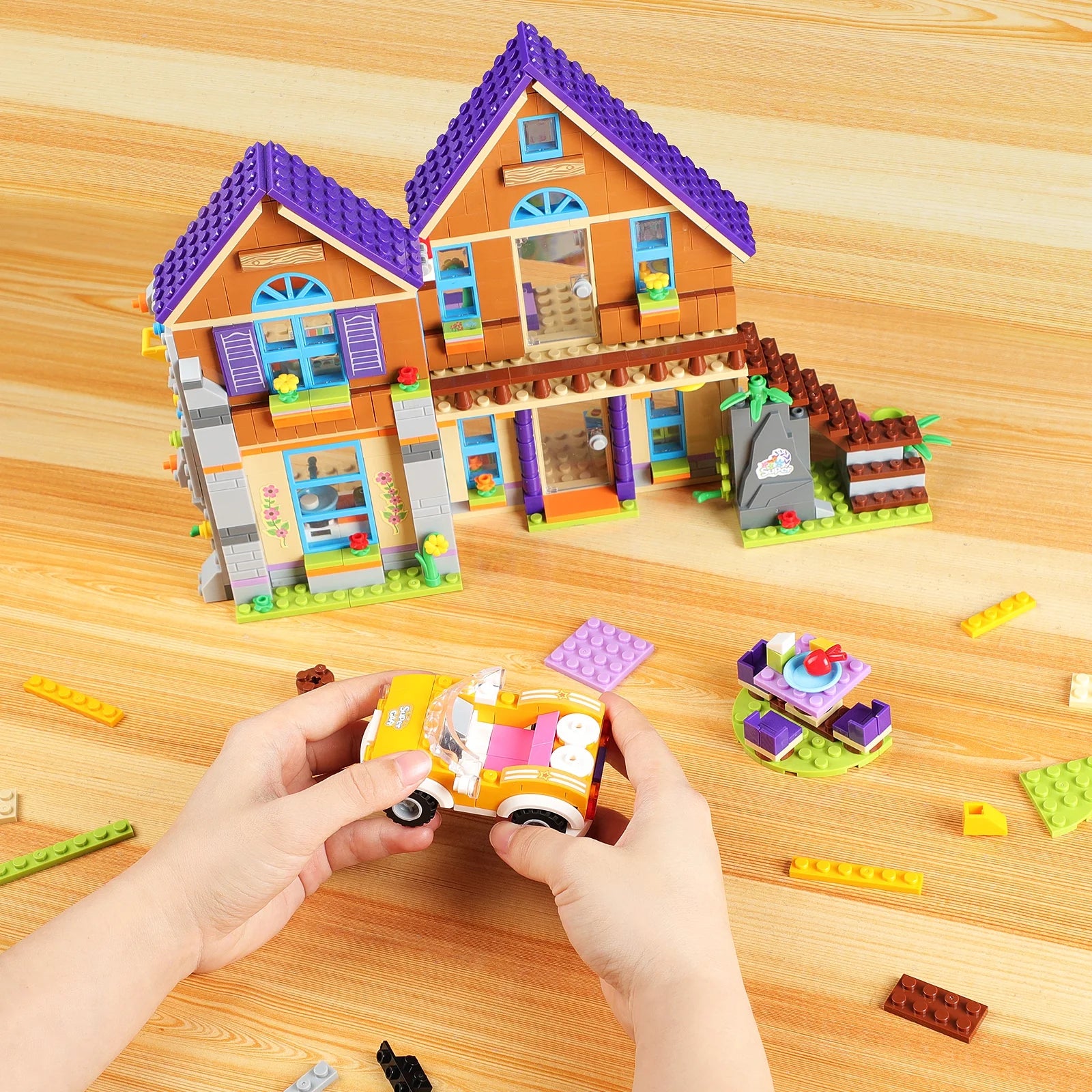 Friends House Building Blocks, Vacation Villa Blocks for Boys Girls Ages 6-12 (712 Pieces)