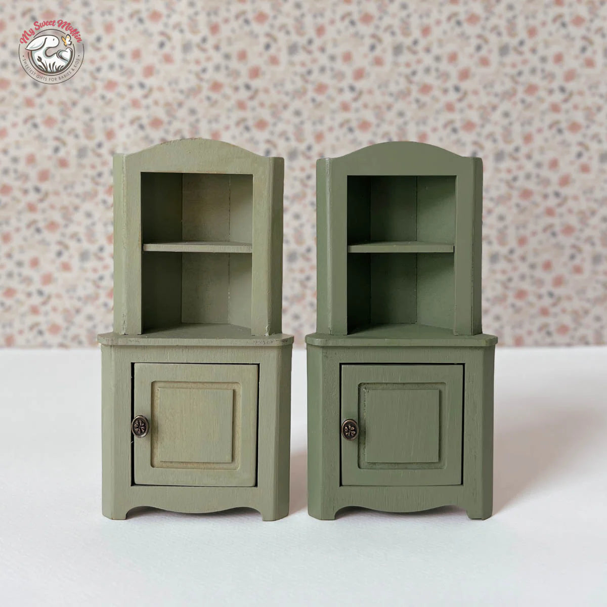 Dollhouse Corner Cabinet, Mouse Size