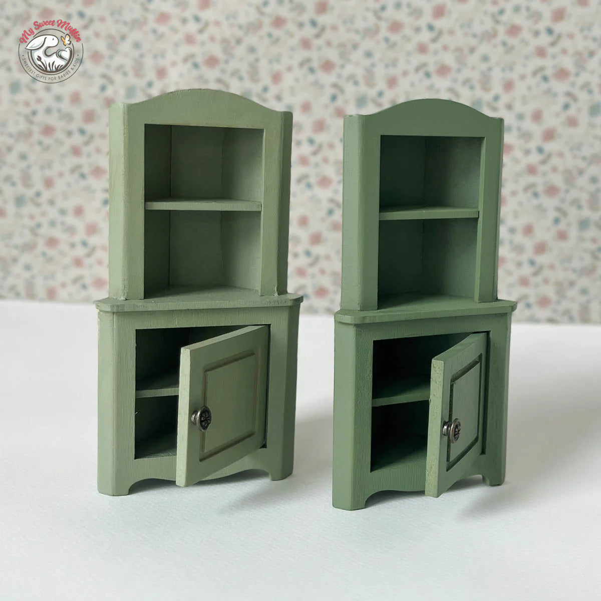 Dollhouse Corner Cabinet, Mouse Size