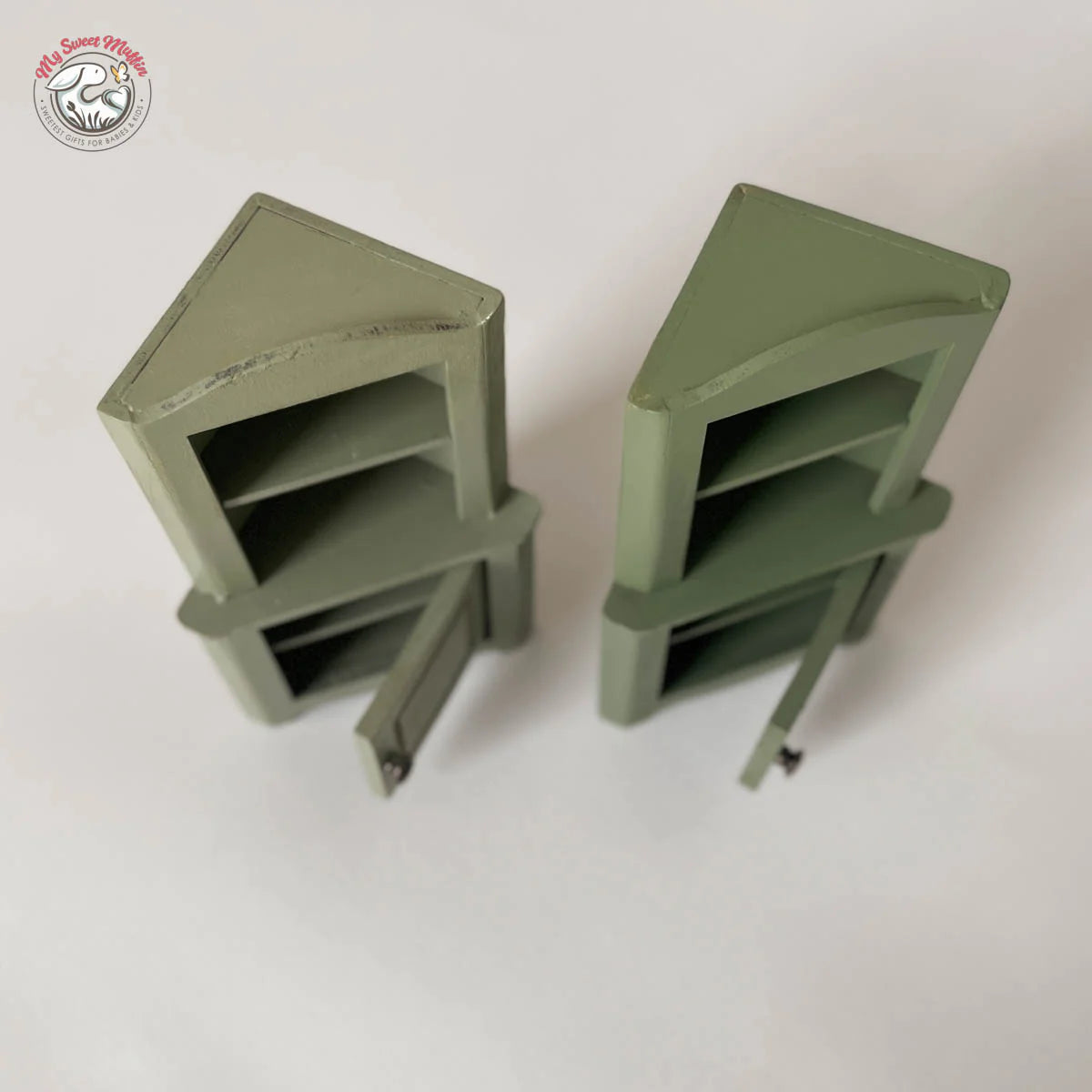 Dollhouse Corner Cabinet, Mouse Size