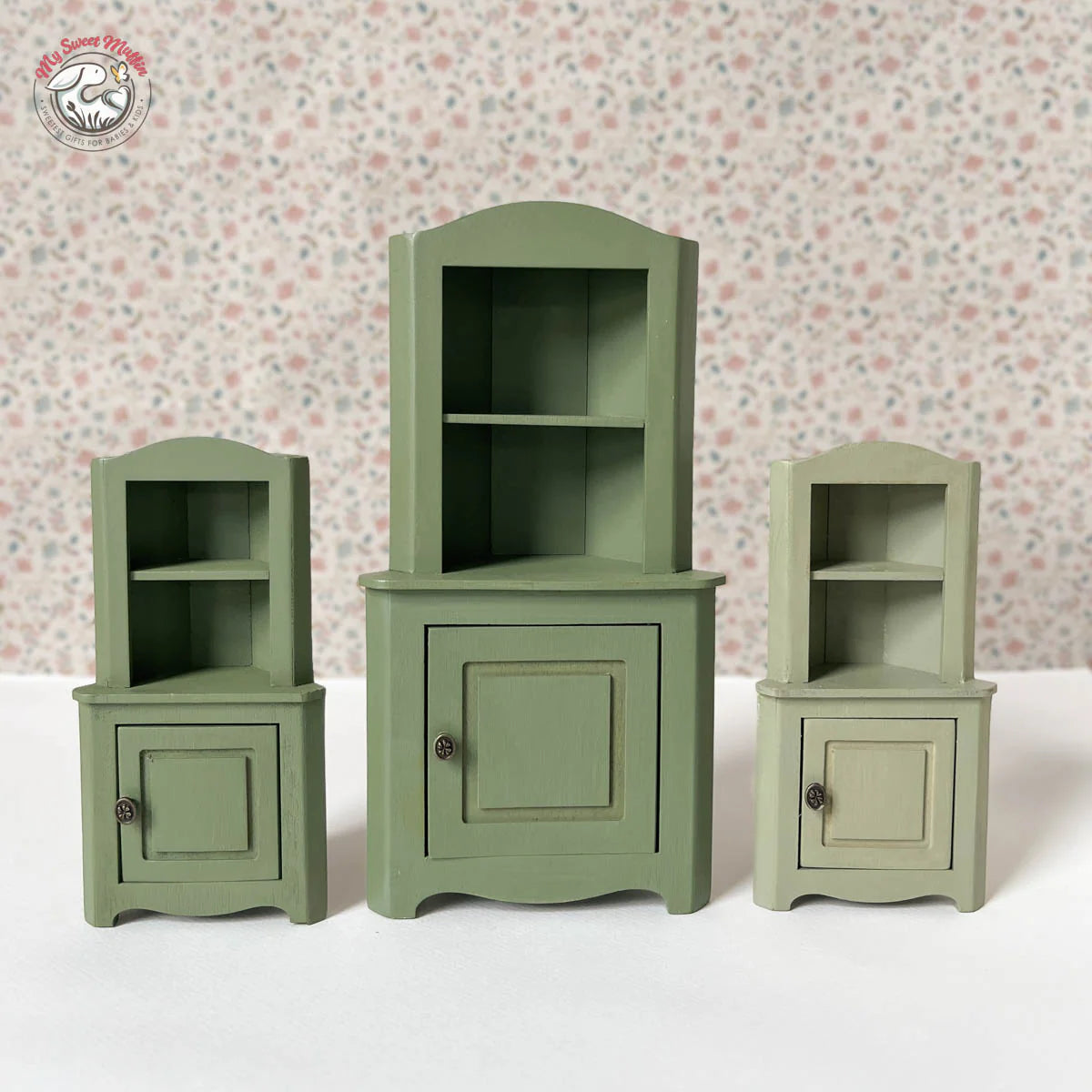 Dollhouse Corner Cabinet, Mouse Size